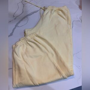 Hollister Yellow Women’s Sweatpants Size Medium